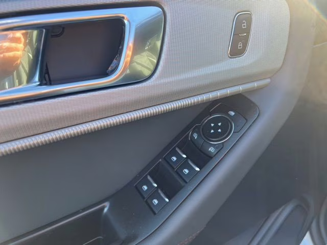 2026 Space White Metallic Ford Explorer Active 4X4 SUV