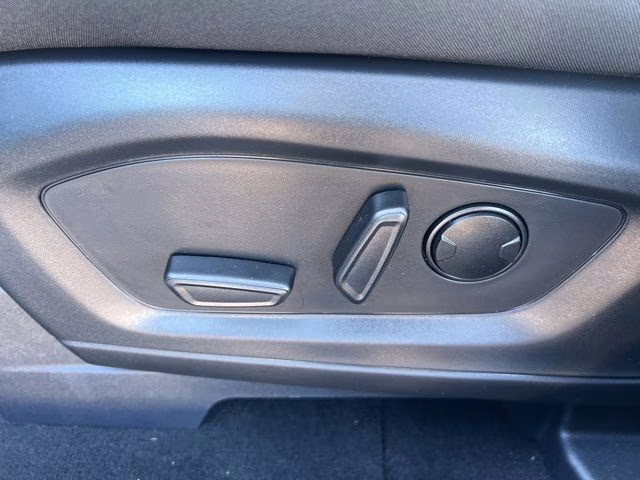 2026 Space White Metallic Ford Explorer Active 4X4 SUV