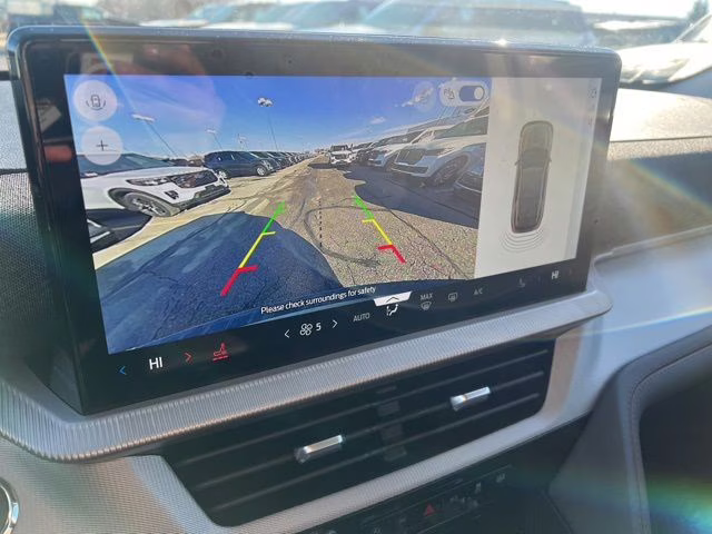 2026 Space White Metallic Ford Explorer Active 4X4 SUV