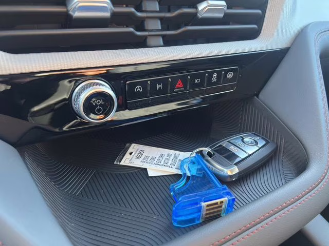 2026 Space White Metallic Ford Explorer Active 4X4 SUV