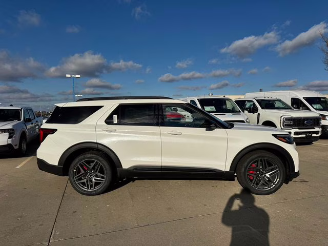 2026 Star White Metallic Tri-Coat Ford Explorer ST 4X4 SUV