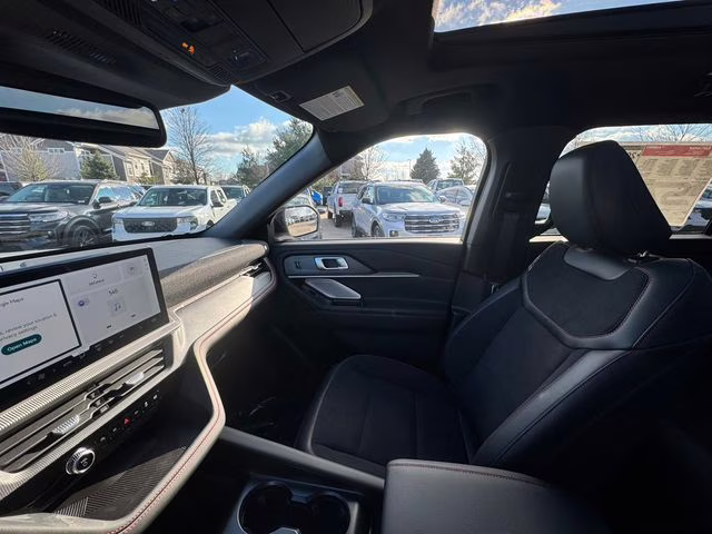 2026 Star White Metallic Tri-Coat Ford Explorer ST 4X4 SUV