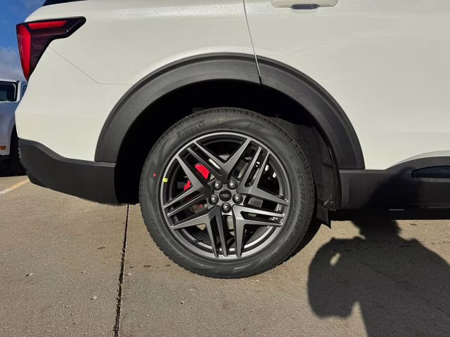 2026 Star White Metallic Tri-Coat Ford Explorer ST 4X4 SUV