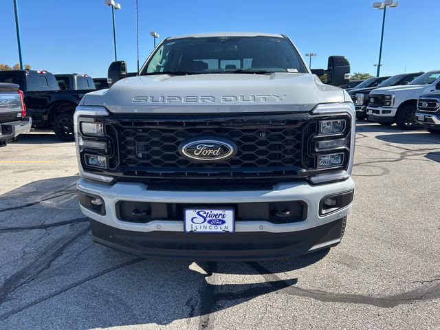2026 Avalanche Ford Super Duty F-350 SRW Lariat 4X4 Truck