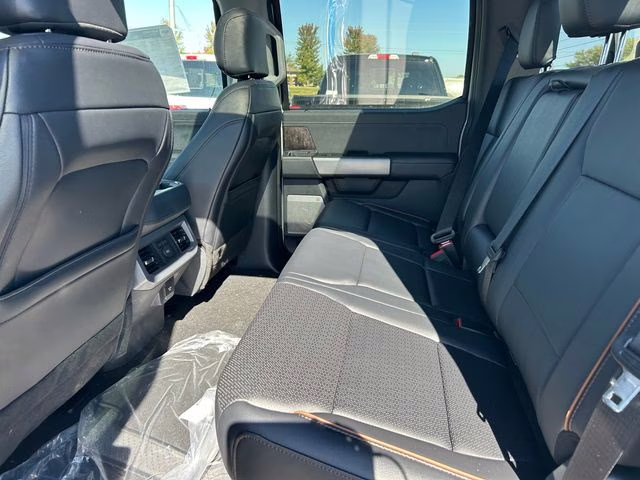 2026 Avalanche Ford Super Duty F-350 SRW Lariat 4X4 Truck