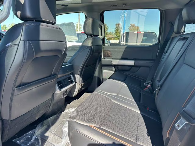 2026 Avalanche Ford Super Duty F-350 SRW Lariat 4X4 Truck