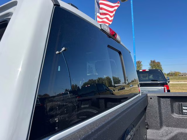 2026 Avalanche Ford Super Duty F-350 SRW Lariat 4X4 Truck