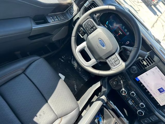 2026 Avalanche Ford Super Duty F-350 SRW Lariat 4X4 Truck