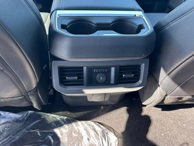 2026 Avalanche Ford Super Duty F-350 SRW Lariat 4X4 Truck