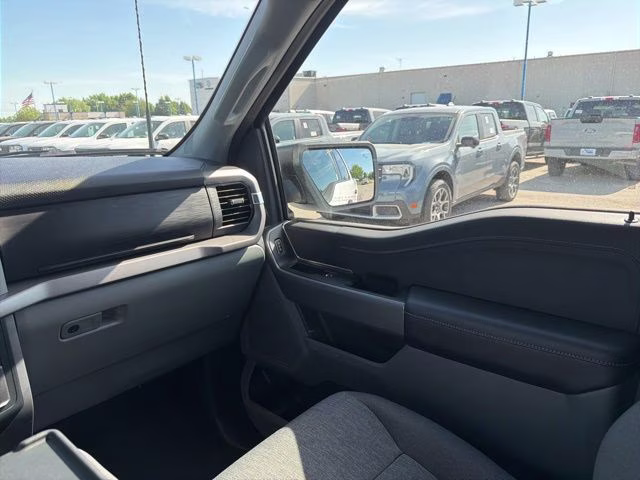 2025 Oxford White Ford F-150 XLT 4X4 Truck
