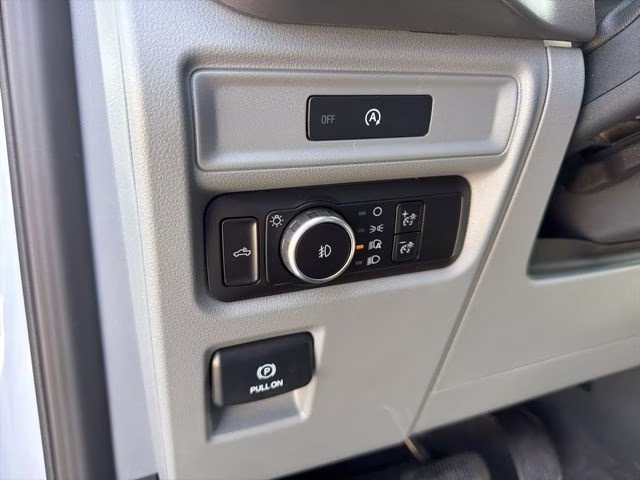 2025 Oxford White Ford F-150 XLT 4X4 Truck