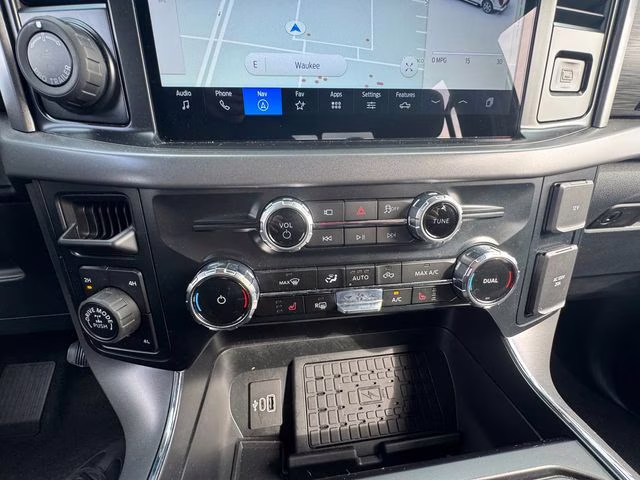 2025 Agate Black Metallic Ford F-150 XLT 4X4 Truck