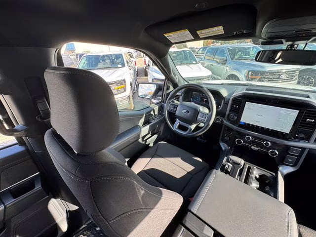 2025 Oxford White Ford F-150 XLT 4X4 Truck