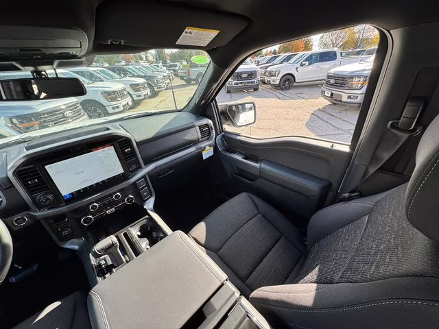 2025 Oxford White Ford F-150 XLT 4X4 Truck