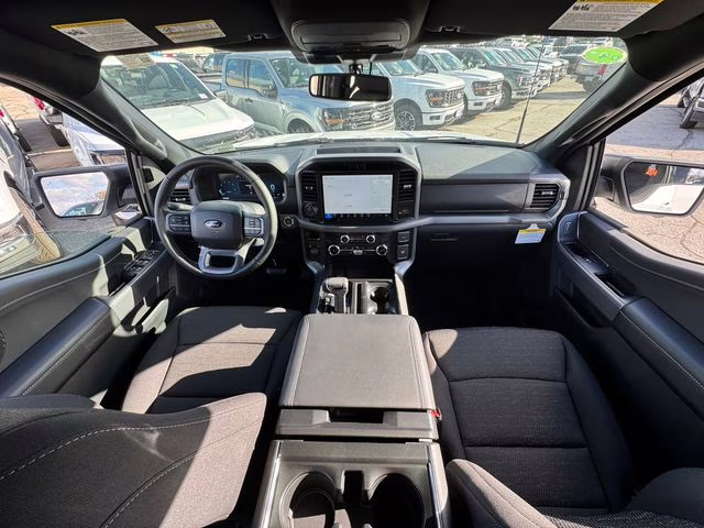 2025 Oxford White Ford F-150 XLT 4X4 Truck