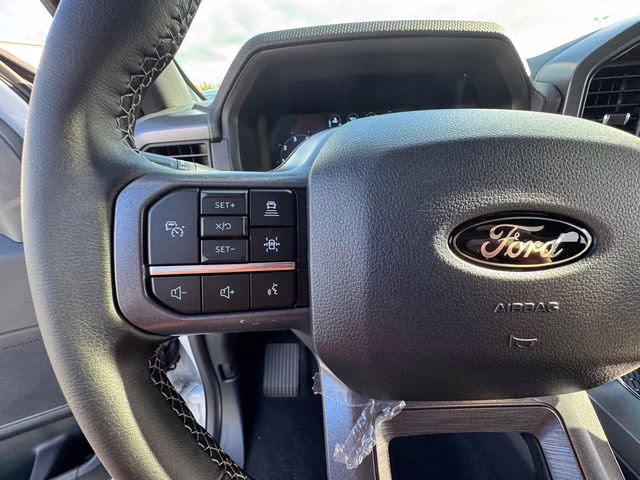 2025 Oxford White Ford F-150 XLT 4X4 Truck