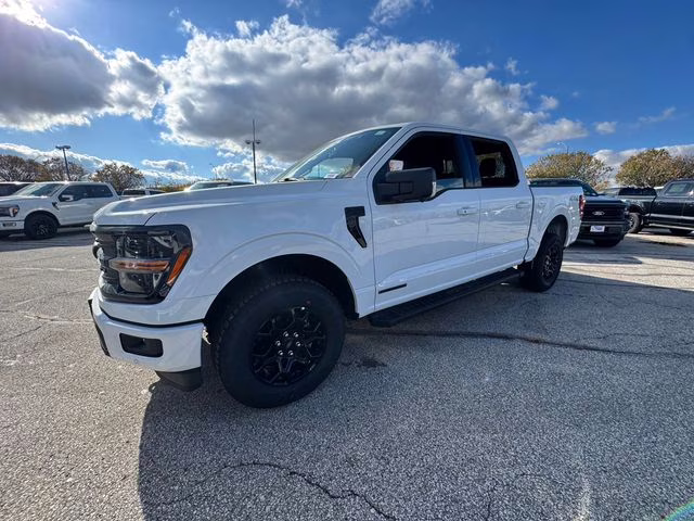 2025 Oxford White Ford F-150 XLT 4X4 Truck