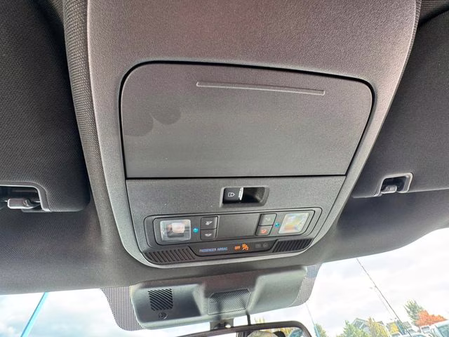 2025 Oxford White Ford F-150 XLT 4X4 Truck