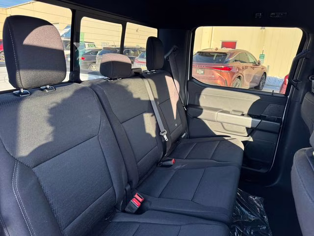 2025 Oxford White Ford F-150 XLT 4X4 Truck