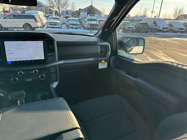 2025 Oxford White Ford F-150 XLT 4X4 Truck