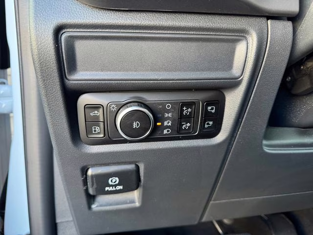 2025 Oxford White Ford F-150 XLT 4X4 Truck