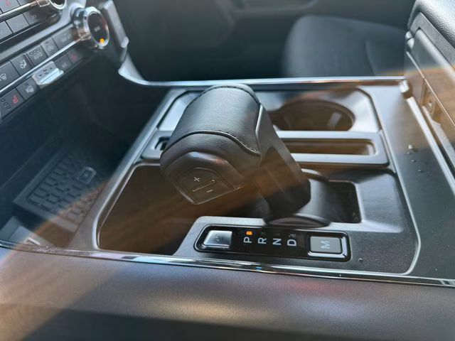 2025 Oxford White Ford F-150 XLT 4X4 Truck