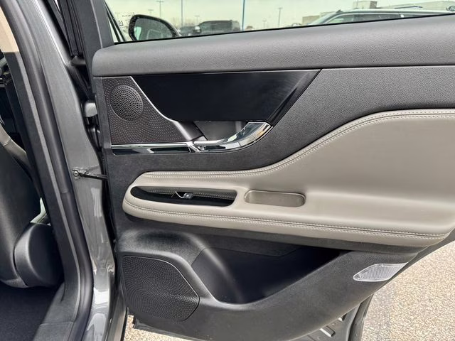 2026 Asher Gray Metallic Clearcoat Lincoln Corsair Premiere AWD SUV