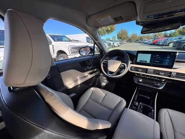 2026 Pristine White Metallic Tri-Coat Lincoln Corsair Premiere AWD SUV