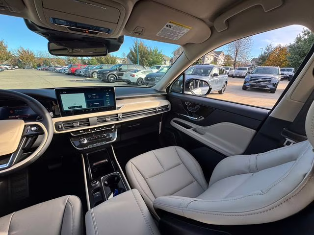 2026 Pristine White Metallic Tri-Coat Lincoln Corsair Premiere AWD SUV