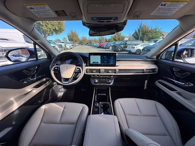 2026 Pristine White Metallic Tri-Coat Lincoln Corsair Premiere AWD SUV