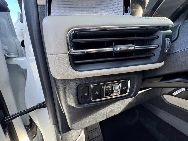 2026 Pristine White Metallic Tri-Coat Lincoln Corsair Premiere AWD SUV