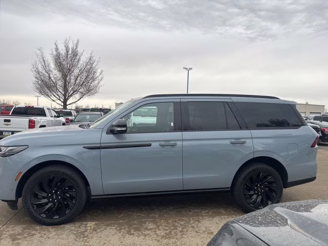 2025 Gray Mist Metallic Tri-Coat Lincoln Navigator Reserve 4X4 SUV