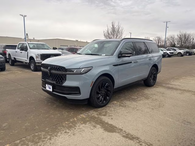 2025 Gray Mist Metallic Tri-Coat Lincoln Navigator Reserve 4X4 SUV