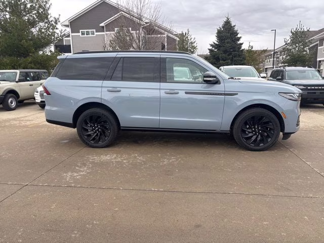 2025 Gray Mist Metallic Tri-Coat Lincoln Navigator Reserve 4X4 SUV