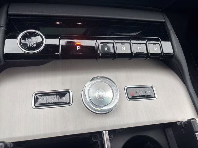 2025 Gray Mist Metallic Tri-Coat Lincoln Navigator Reserve 4X4 SUV