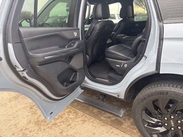 2025 Gray Mist Metallic Tri-Coat Lincoln Navigator Reserve 4X4 SUV