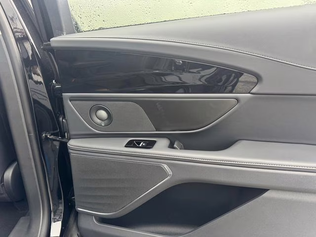 2026 Infinite Black Metallic Clearcoat Lincoln Nautilus Reserve AWD SUV