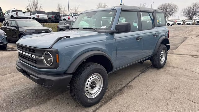 2025 Azure Gray Metallic Tri-Coat Ford Bronco Base 4X4 SUV