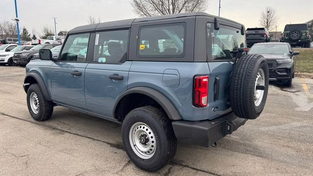 2025 Azure Gray Metallic Tri-Coat Ford Bronco Base 4X4 SUV