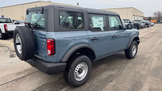 2025 Azure Gray Metallic Tri-Coat Ford Bronco Base 4X4 SUV