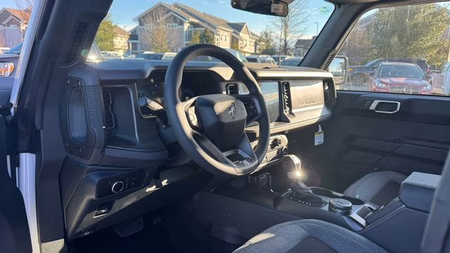 2025 Oxford White Ford Bronco Base 4X4 SUV