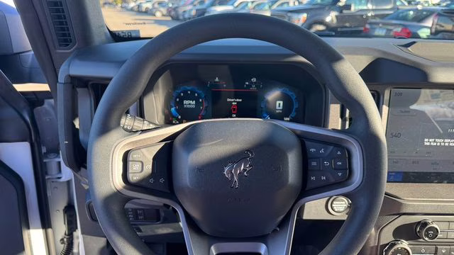 2025 Oxford White Ford Bronco Base 4X4 SUV