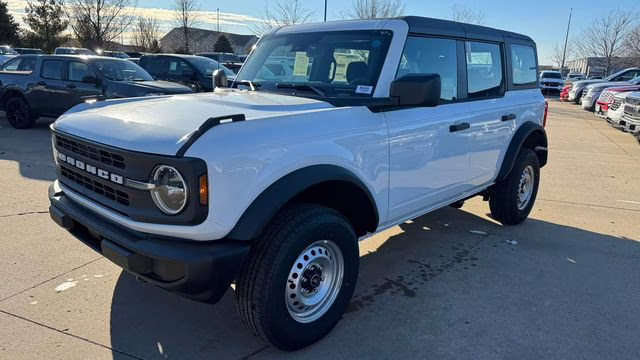 2025 Oxford White Ford Bronco Base 4X4 SUV