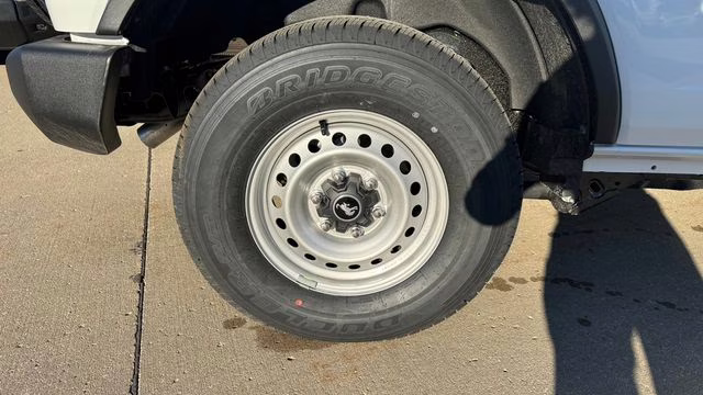 2025 Oxford White Ford Bronco Base 4X4 SUV