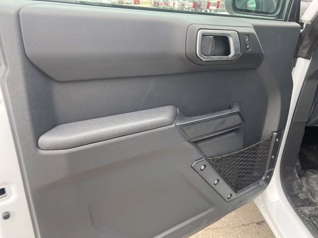 2025 Oxford White Ford Bronco Base 4X4 SUV