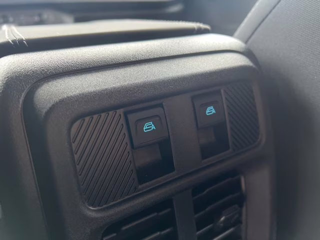 2025 Oxford White Ford Bronco Base 4X4 SUV