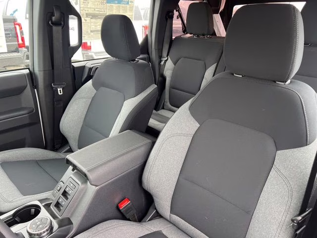 2025 Oxford White Ford Bronco Base 4X4 SUV