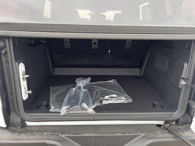 2025 Oxford White Ford Bronco Base 4X4 SUV