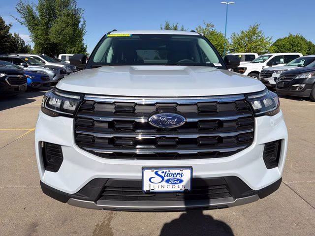 2026 Space White Metallic Ford Explorer Active 4X4 SUV
