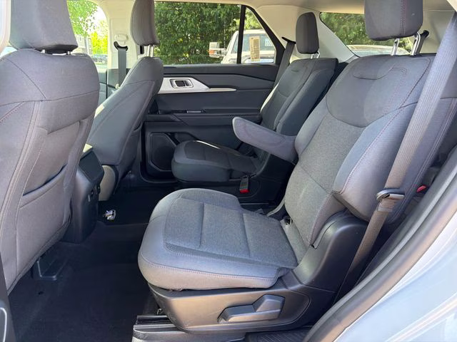 2026 Space White Metallic Ford Explorer Active 4X4 SUV